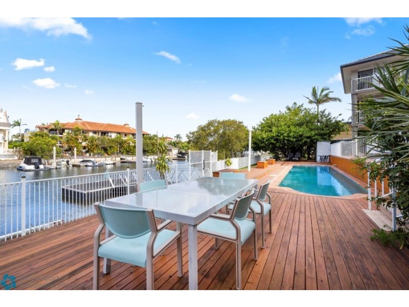 29/75 Bayview Street, Runaway Bay QLD 4216