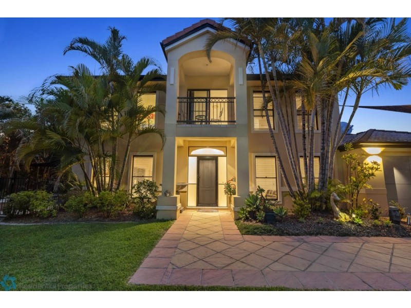 223 Crestwood Drive, Molendinar QLD 4214