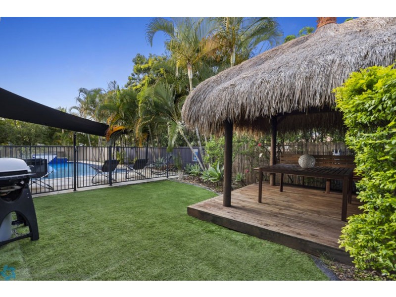 223 Crestwood Drive, Molendinar QLD 4214