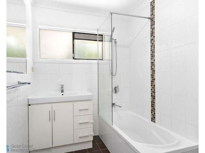 14 Hocking Street, Arundel QLD 4214