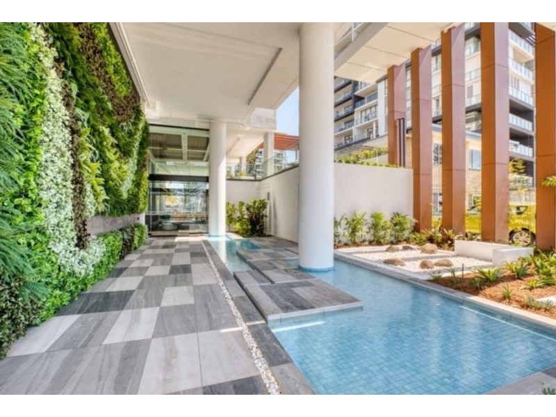 372 Marine Parade, Labrador QLD 4215