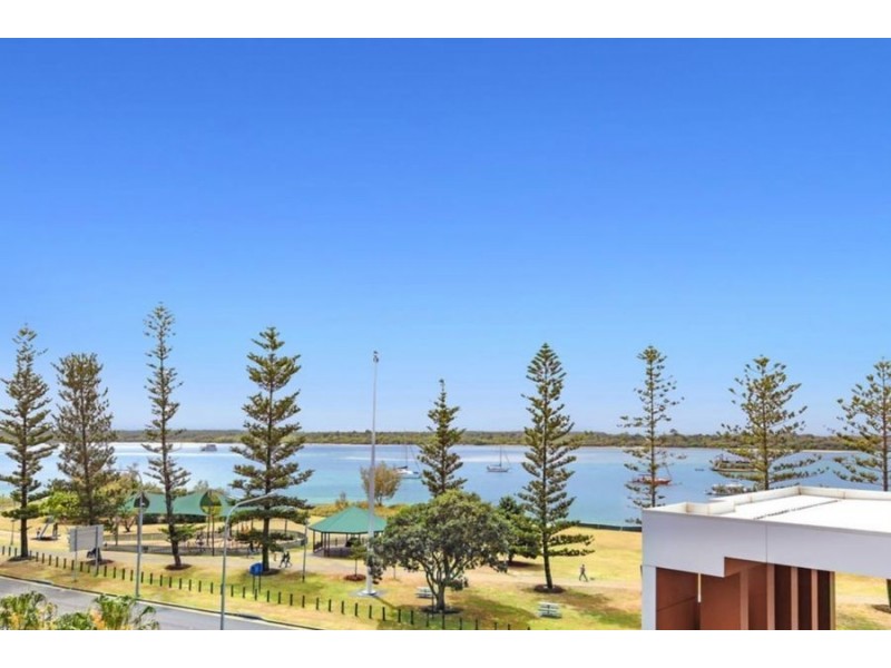 372 Marine Parade, Labrador QLD 4215