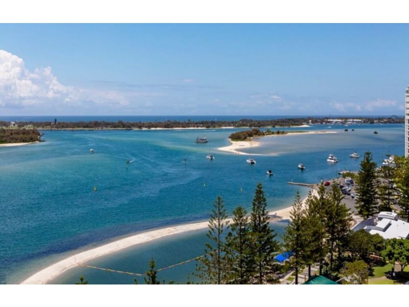 372 Marine Parade, Labrador QLD 4215