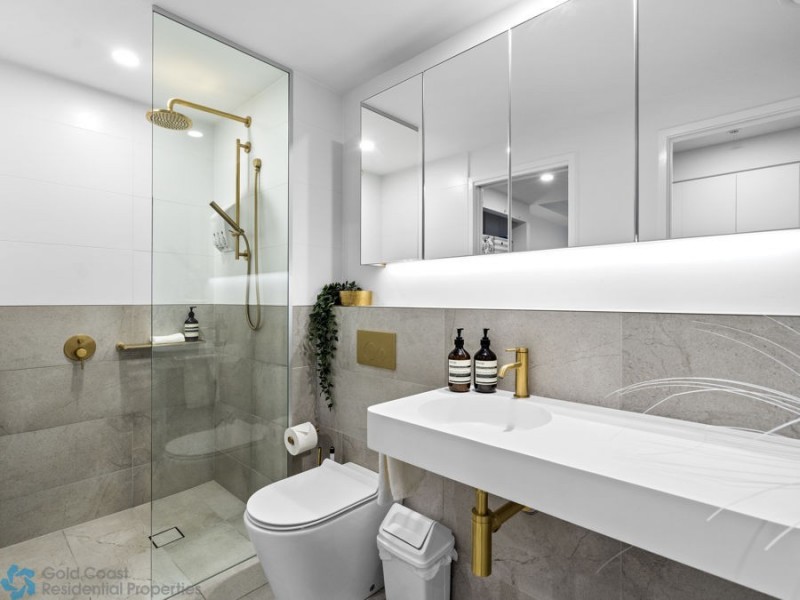 909/372 Marine Pde, Labrador QLD 4215