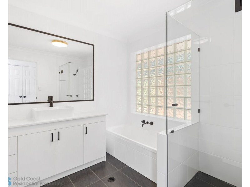 12 Gary Player Crescent, Parkwood QLD 4214