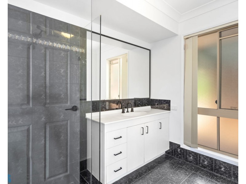 12 Gary Player Crescent, Parkwood QLD 4214