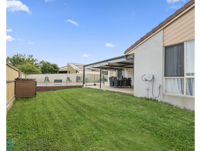2 Carnoustie Court, Arundel QLD 4214