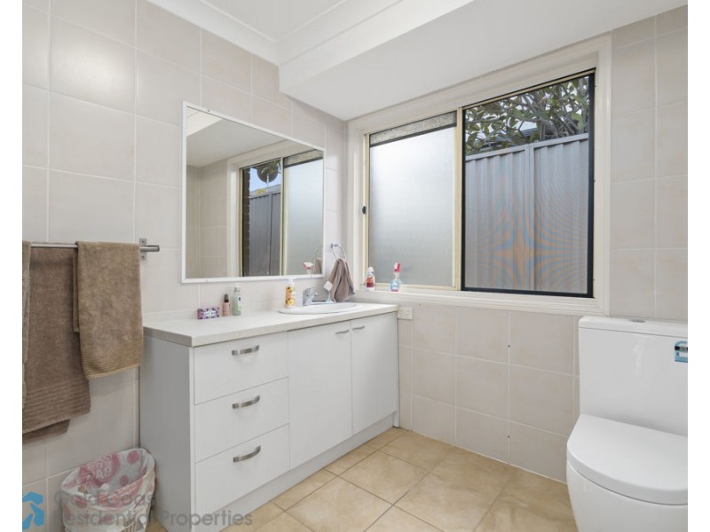 2 Carnoustie Court, Arundel QLD 4214