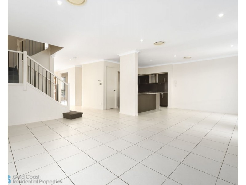 42 Roberts Drive, Maudsland QLD 4210