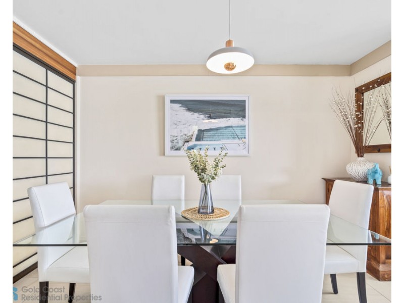 21 Naranja Crescent, Benowa QLD 4217