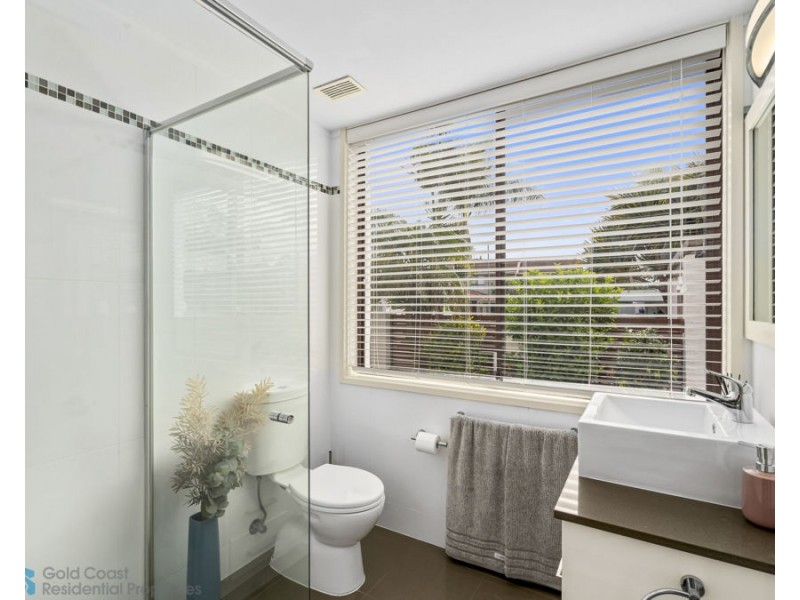 21 Naranja Crescent, Benowa QLD 4217