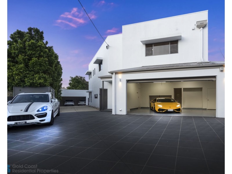 65 Bermuda Street, Broadbeach Waters QLD 4218