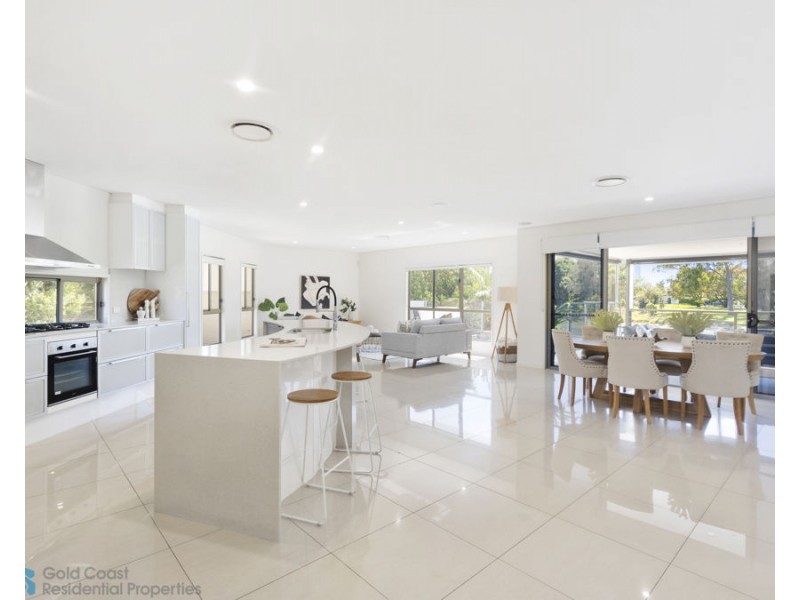 65 Bermuda Street, Broadbeach Waters QLD 4218
