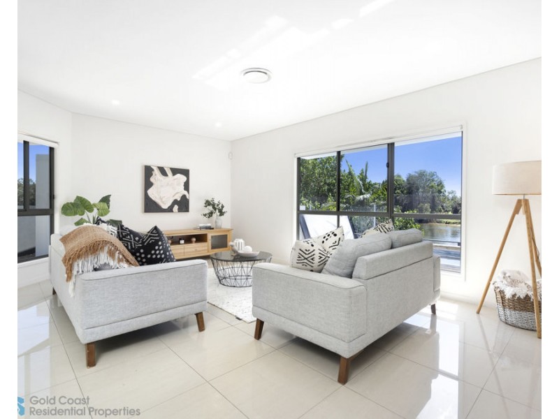 65 Bermuda Street, Broadbeach Waters QLD 4218