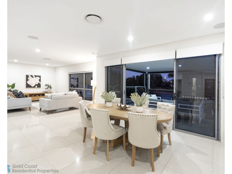65 Bermuda Street, Broadbeach Waters QLD 4218