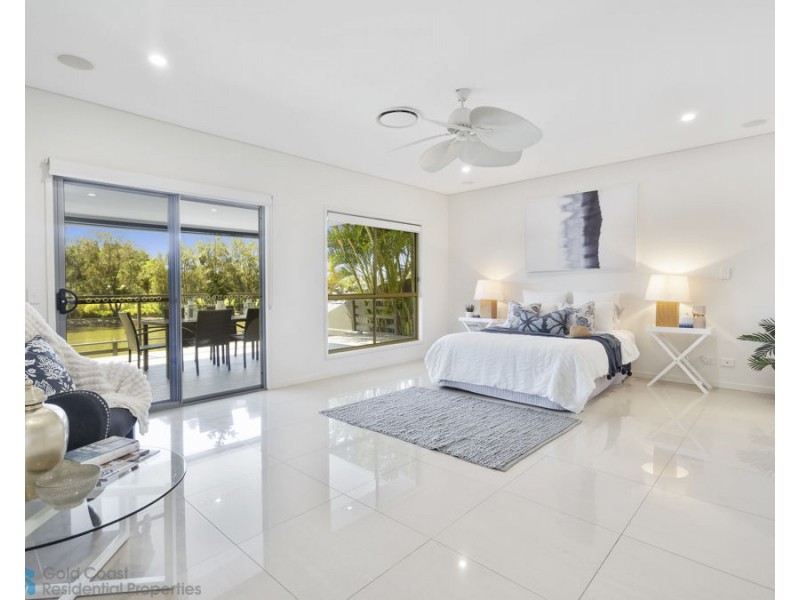 65 Bermuda Street, Broadbeach Waters QLD 4218