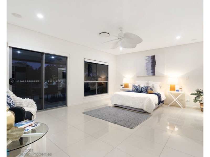 65 Bermuda Street, Broadbeach Waters QLD 4218