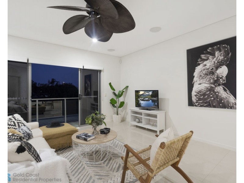 65 Bermuda Street, Broadbeach Waters QLD 4218