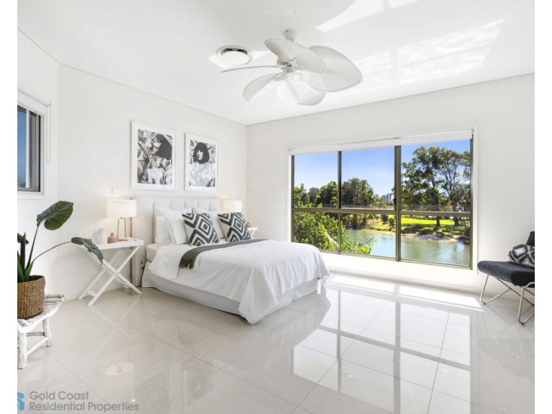 65 Bermuda Street, Broadbeach Waters QLD 4218
