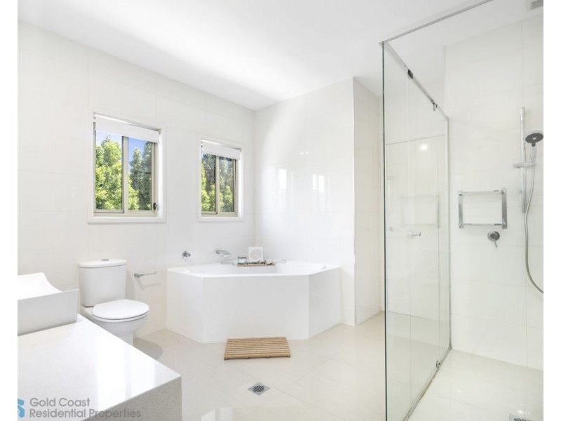 65 Bermuda Street, Broadbeach Waters QLD 4218