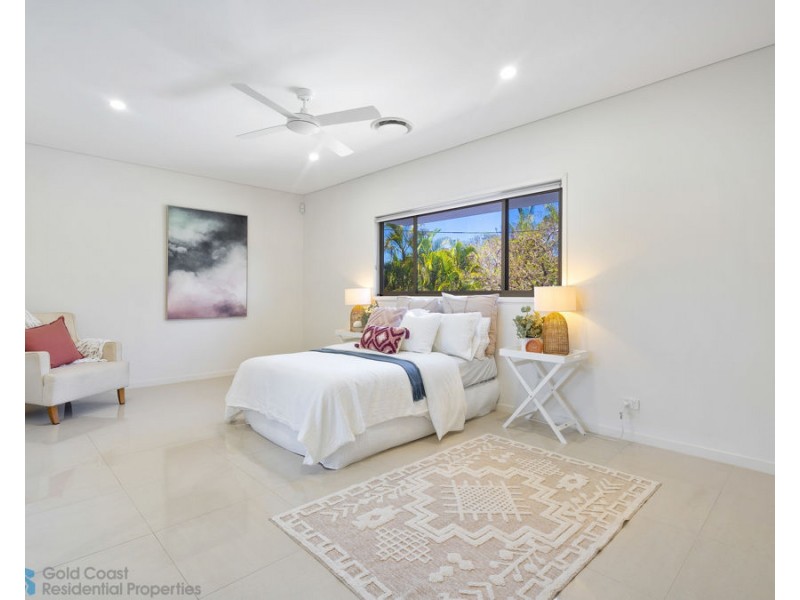 65 Bermuda Street, Broadbeach Waters QLD 4218