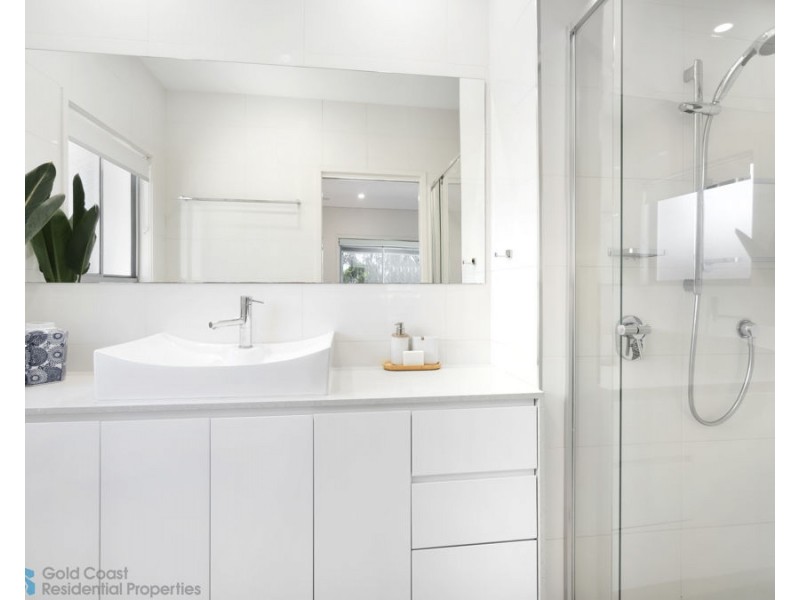 65 Bermuda Street, Broadbeach Waters QLD 4218