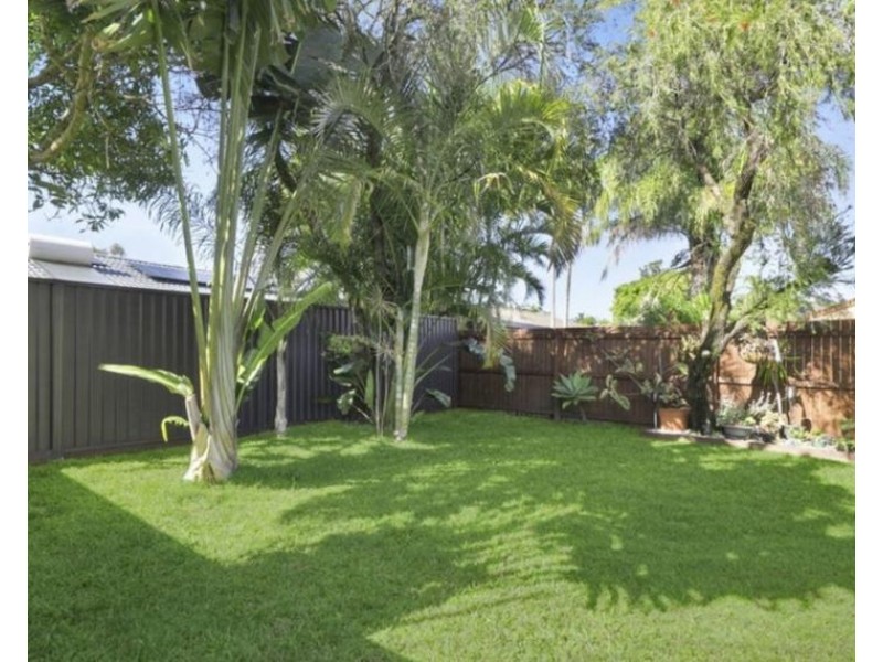 1/17 Coventry Court, Labrador QLD 4215