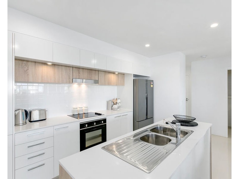 Broadbeach Waters QLD 4218