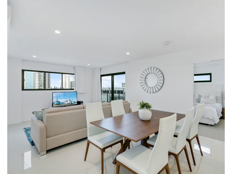 Broadbeach Waters QLD 4218