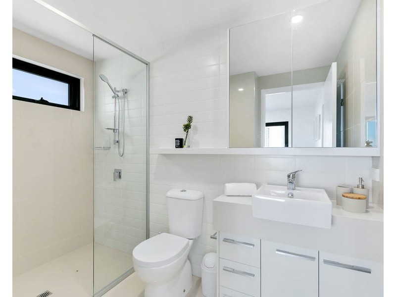 Broadbeach Waters QLD 4218