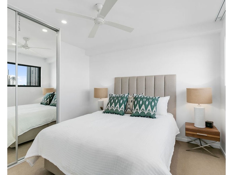 Broadbeach Waters QLD 4218