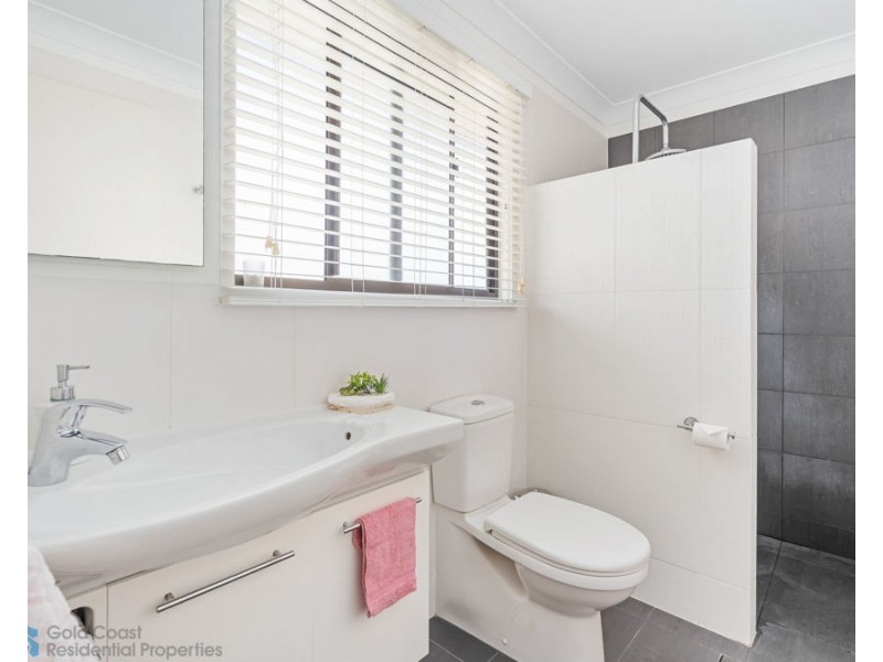 29/71 Olsen Avenue, Labrador QLD 4215