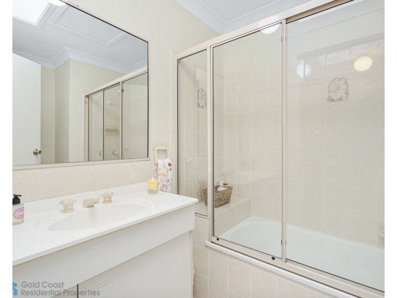 29/71 Olsen Avenue, Labrador QLD 4215