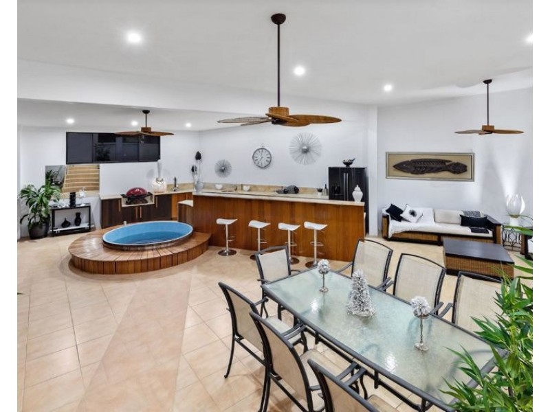 Hope Island QLD 4212