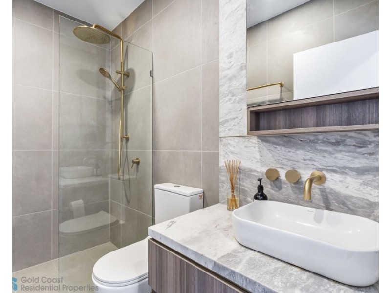 302/185 Old Burleigh Road, Broadbeach QLD 4218