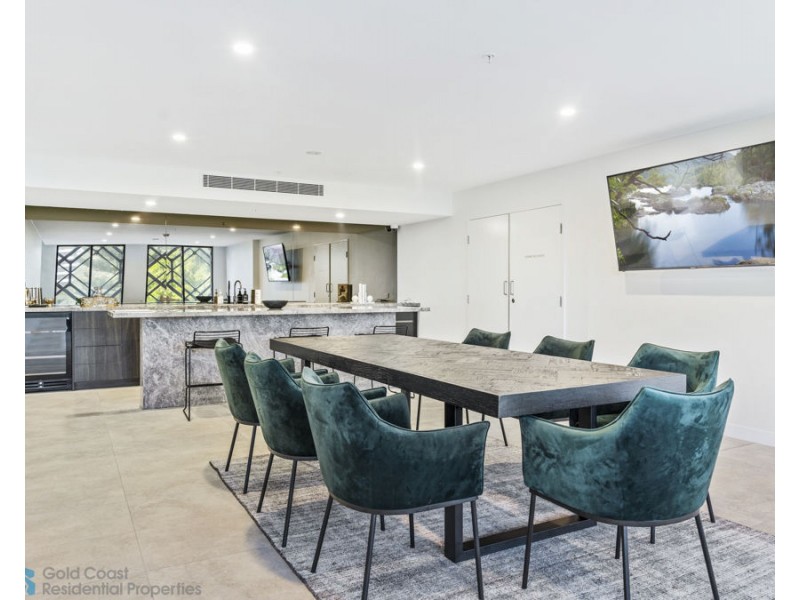 302/185 Old Burleigh Road, Broadbeach QLD 4218
