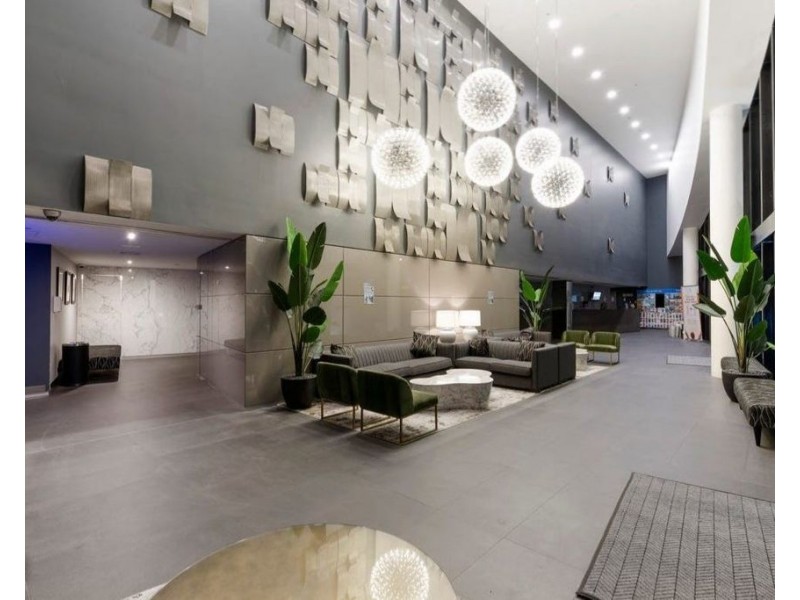 9 Ferny Avenue, Surfers Paradise QLD 4217