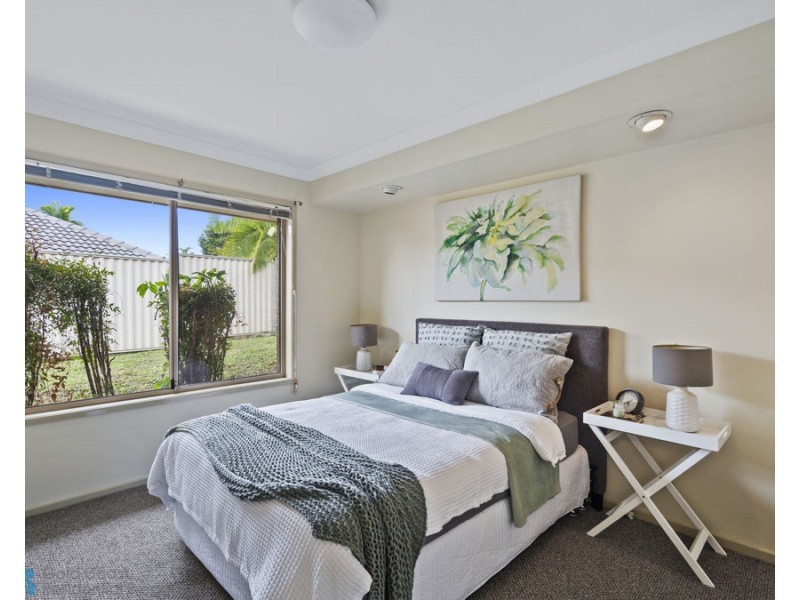 6 Portland Place, Helensvale QLD 4212