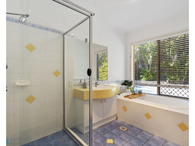 21 Lillywood Circuit, Molendinar QLD 4214