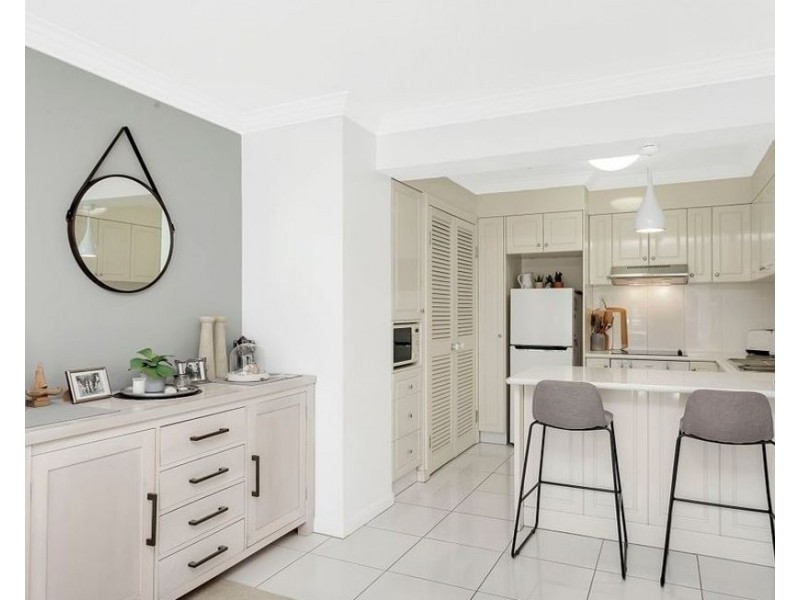 2212/24-26 Queensland Avenue, Broadbeach QLD 4218