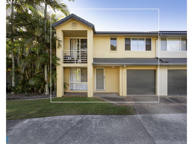 201/215 Cottesloe Drive, Mermaid Waters QLD 4218