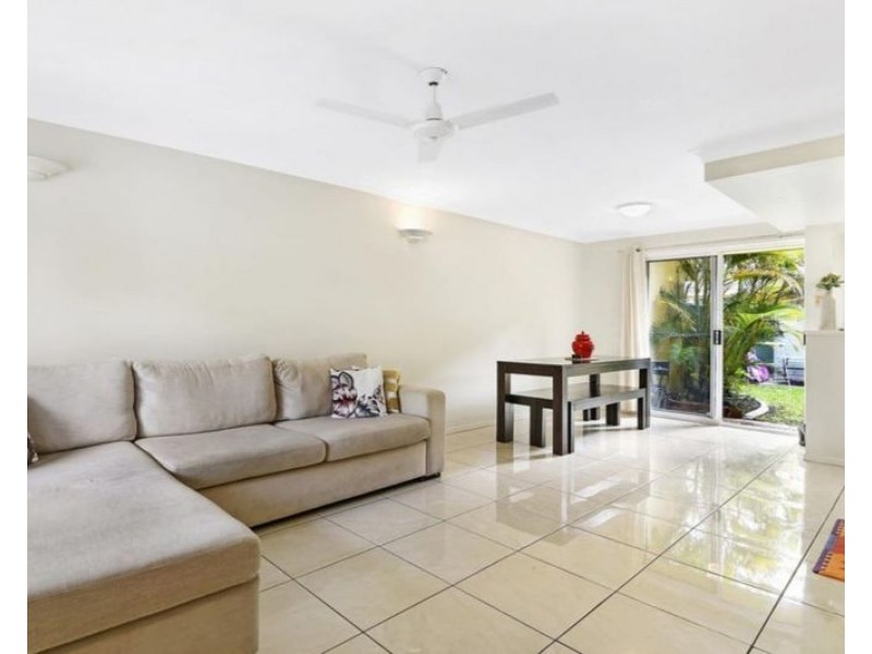 201/215 Cottesloe Drive, Mermaid Waters QLD 4218