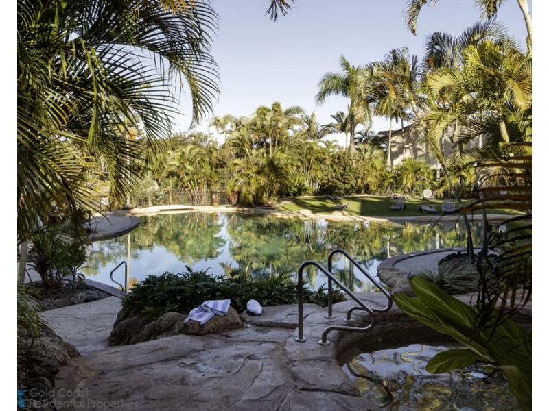 201/215 Cottesloe Drive, Mermaid Waters QLD 4218
