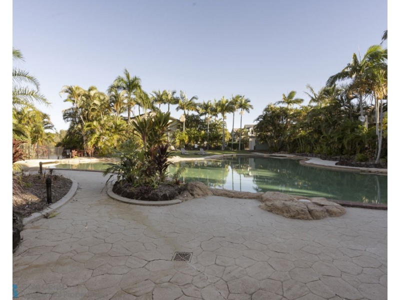 201/215 Cottesloe Drive, Mermaid Waters QLD 4218