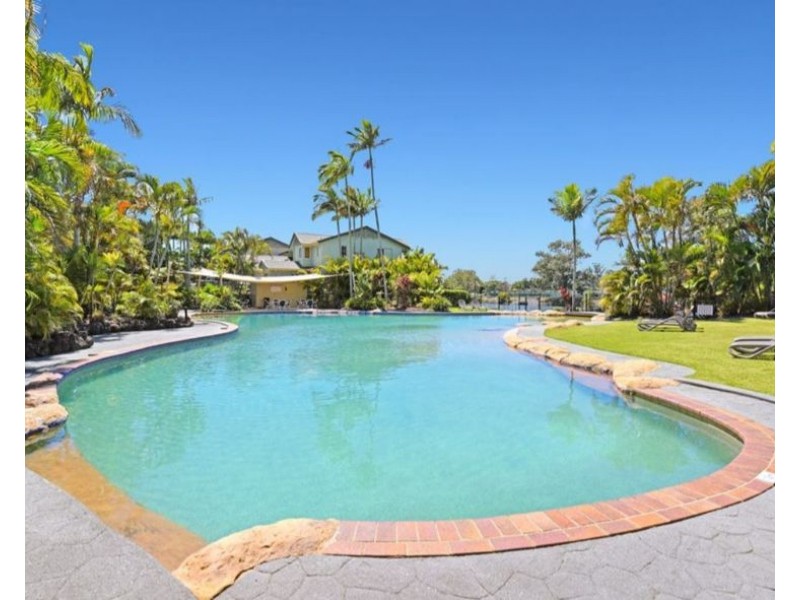201/215 Cottesloe Drive, Mermaid Waters QLD 4218