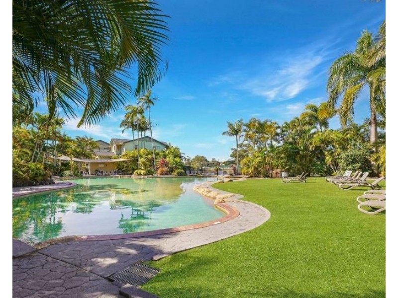 201/215 Cottesloe Drive, Mermaid Waters QLD 4218