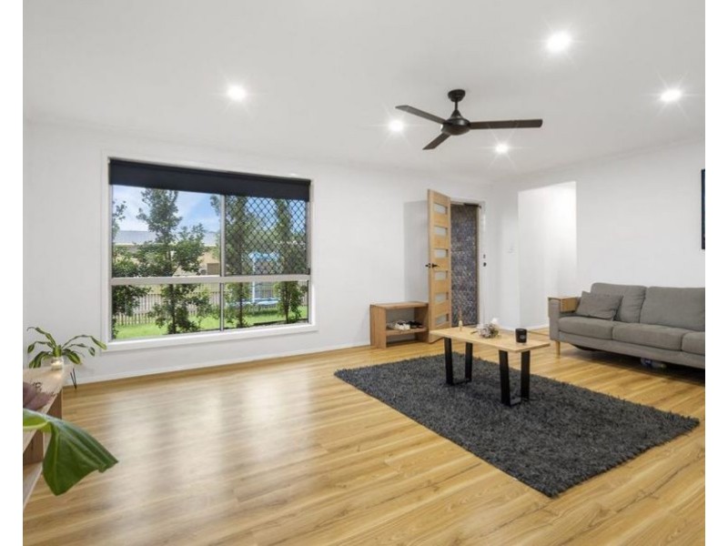 74 Studio Drive, Oxenford QLD 4210