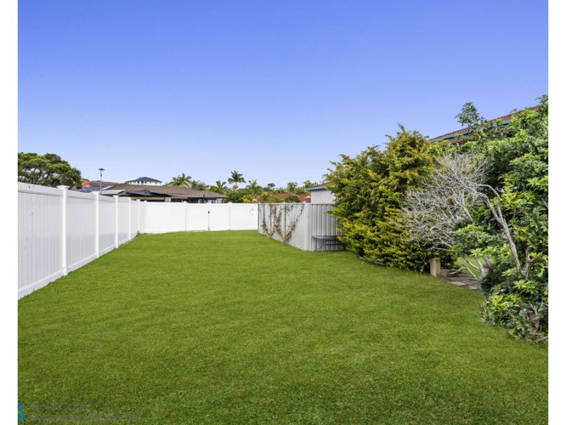 1 Kettlewell Chase, Arundel QLD 4214