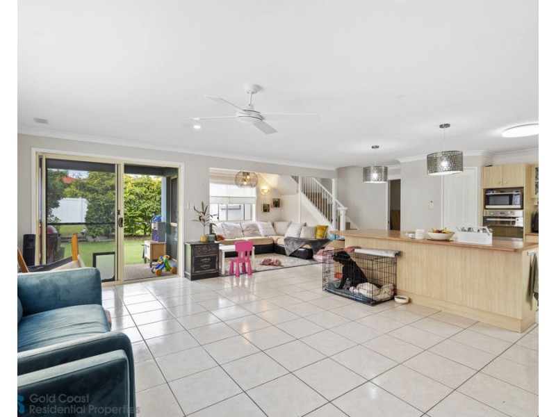 1 Kettlewell Chase, Arundel QLD 4214