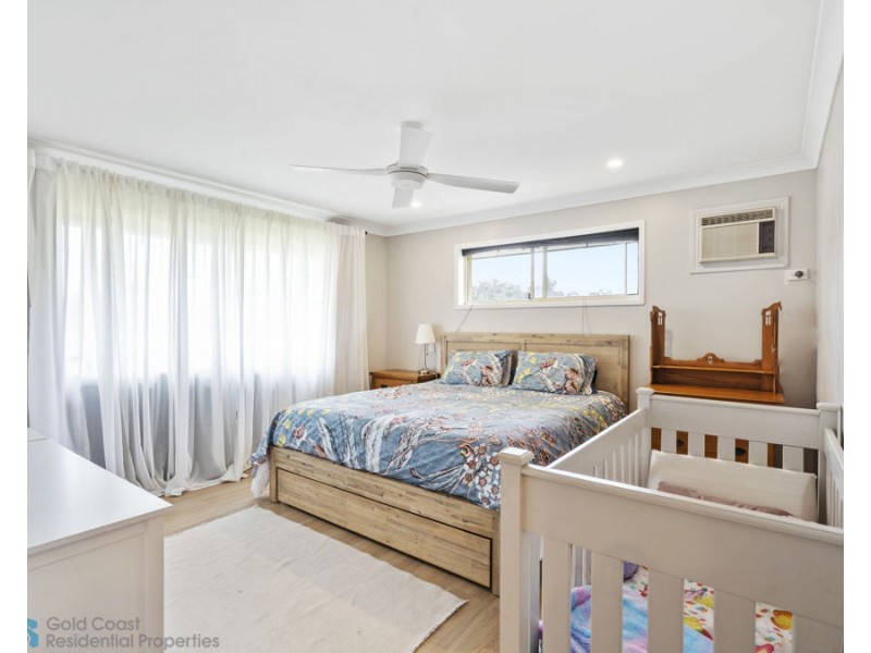 1 Kettlewell Chase, Arundel QLD 4214